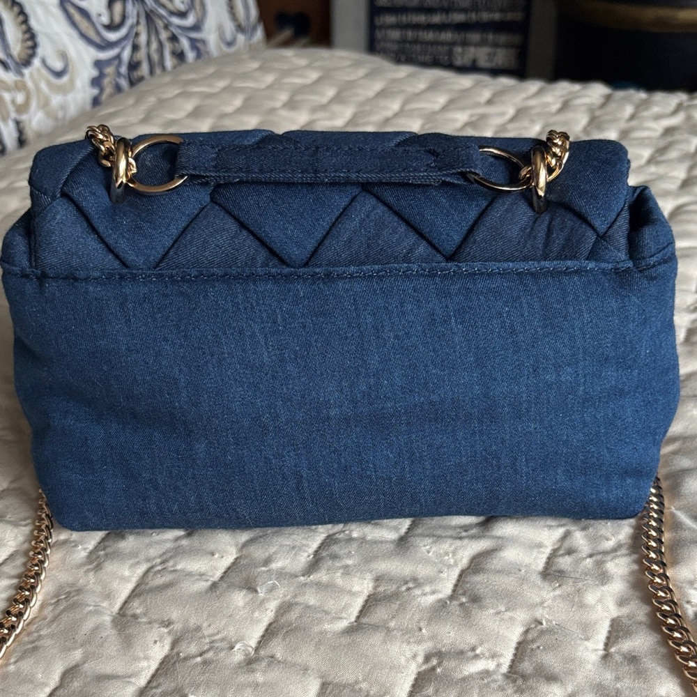 Quilted Women's Crossbody/Shoulder/Clutch - Picture 2 of 8